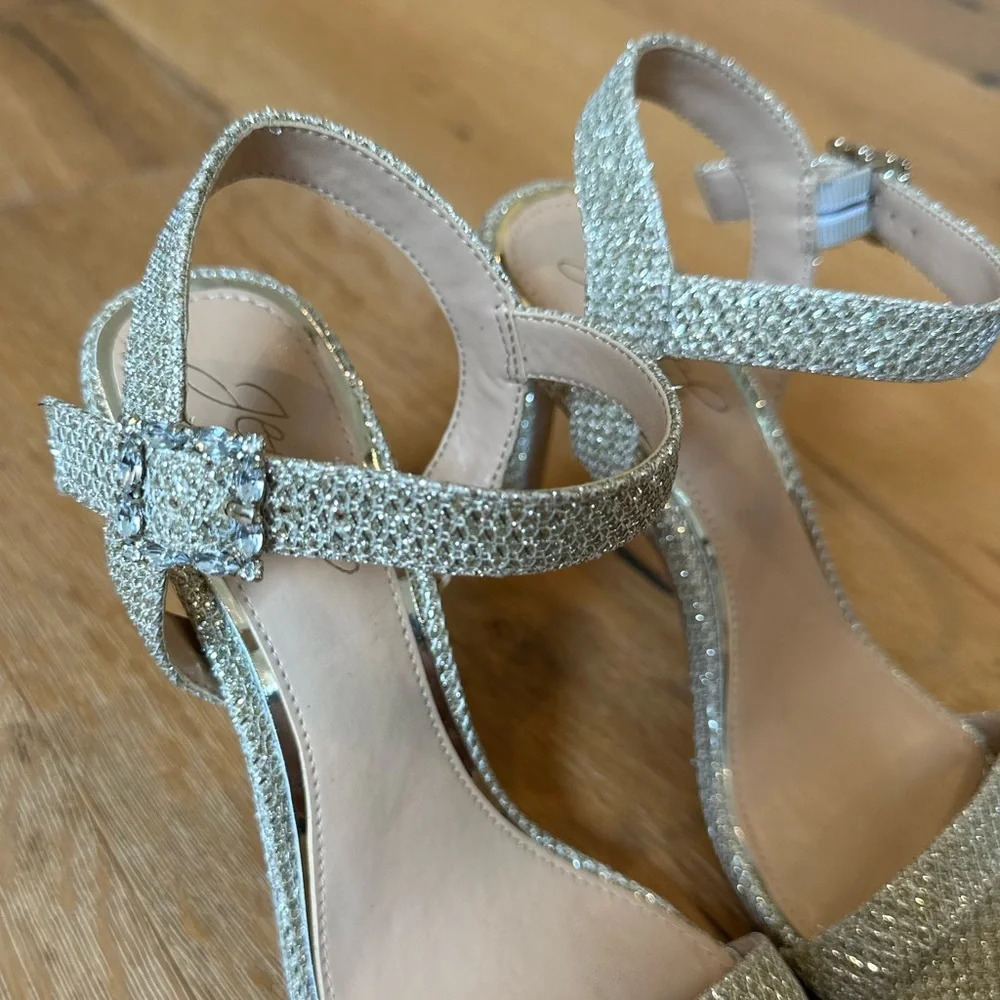 Jewel Badgley Mischka Glitter Alina sandal special occasion wedding shoe - Picture 3 of 11